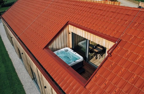 Maribor House | Lavender Retreat | With Jacuzzi and Sauna