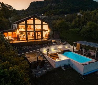 Sisesti Ski Chalet | Le Chalet M - Cabană cu o panoramă de poveste.