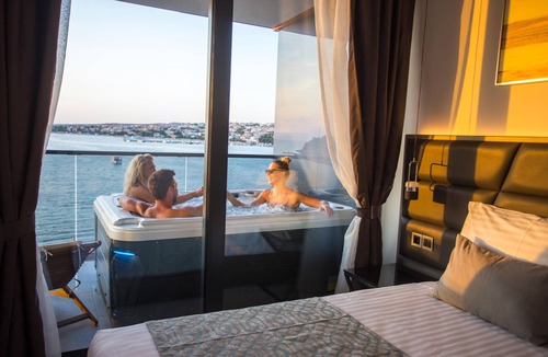 Zrce Hotel | Liberty Plaza