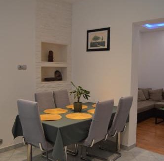 Solin Apartment | Lipa Mare - with Heated Pool