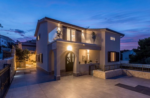 Sevid Villa | LLuxury Villa Desire with sea view, private pool, BBQ..