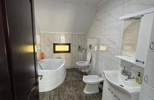 Sirnea House | Locație retrasă cu priveliște deosebită