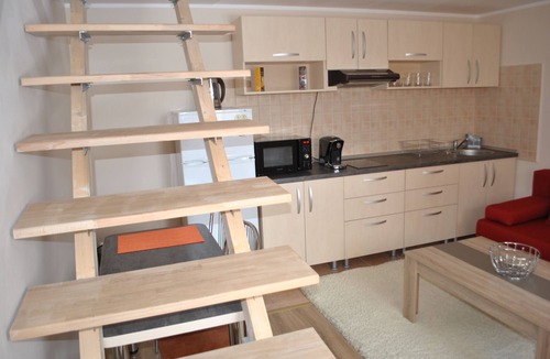 Bistrita Apartment | Located in Bistriţa, Ap. Alpha offers a garden and fitness centre.