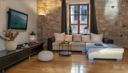 Cove Tri Zala (Zrnovo) Apartment | Loft in Ismaelli Palace Korcula