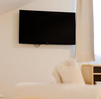 Velika Gorica Hotel | London Rooms Zagreb Airport