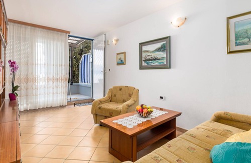Icici Apartment | Look forward to a vacation near the sea in this spacious vacation apartment!