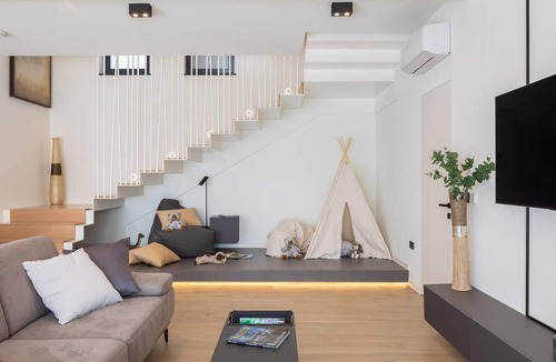 Jakisnica House | Look forward to a wonderful vacation in this spacious vacation home with private pool, sauna and jac