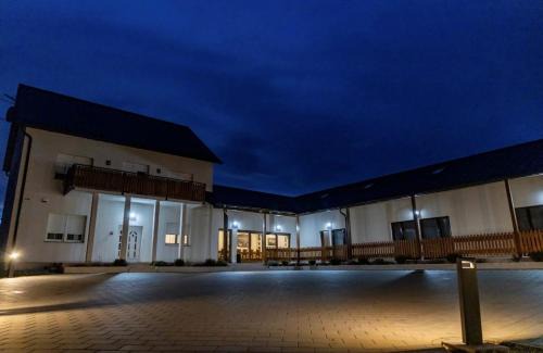 Municipality of Drenje House | Lovačka kuća Mandičevac