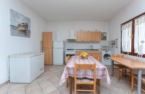 Turanj Apartment | Lovely apartment in Sveti Filip i Jakov with WiFi
