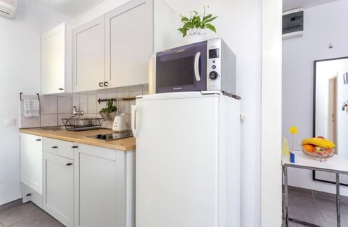 Krizna luka Apartment | Lovely apartment for 3 guests with A/C, WIFI, TV, terrace and pets allowed