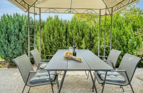 Kastav Apartment | Lovely apartment for 3 people with A/C, WIFI, TV, patio and panoramic view