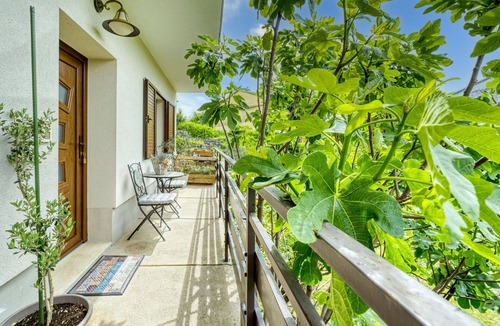 Kastav Apartment | Lovely apartment for 3 people with A/C, WIFI, TV, patio and panoramic view