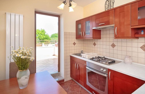Brajkovici Apartment | Lovely apartment for 3 people with A/C, WIFI, TV and terrace