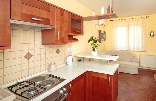 Brajkovici Apartment | Lovely apartment for 3 people with A/C, WIFI, TV and terrace