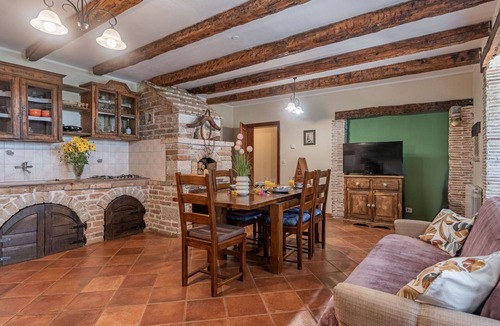 Jezenj Apartment | Lovely apartment for 4 guests with hot tub, pool, WIFI, TV, terrace and pets allowed