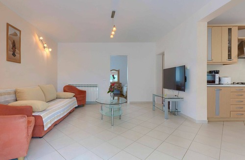 Modrusani Apartment | Lovely apartment for 4 guests with A/C, WIFI, pool, TV and terrace
