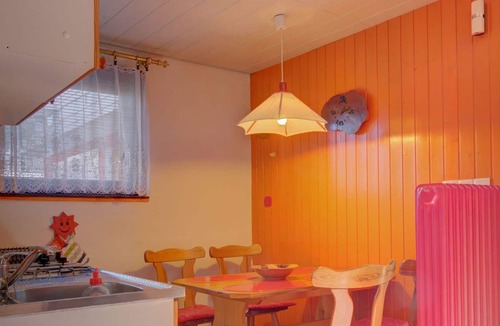 Bled Apartment | Lovely apartment for 4 guests with WIFI, TV, patio and parking