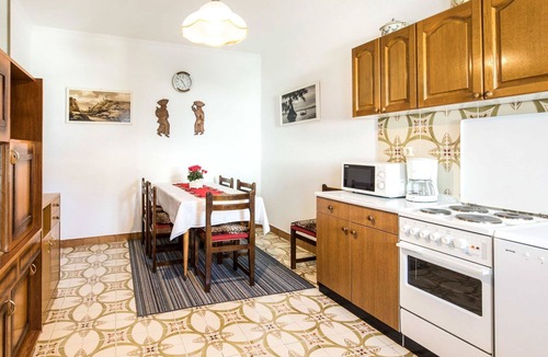 Donji Kraj Apartment | Lovely apartment for 4 guests with A/C, WIFI, TV, terrace and pets allowed