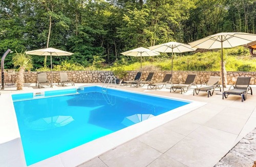 Rukavac Apartment | Lovely apartment for 4 guests with WIFI, hot tub, A/C, pool, TV, terrace and panoramic view