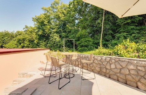 Rukavac Apartment | Lovely apartment for 4 guests with WIFI, hot tub, A/C, pool, TV, terrace and panoramic view