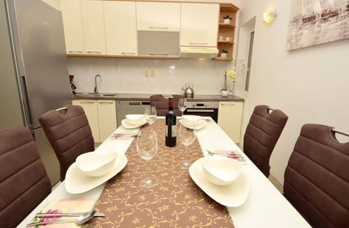 Arbanija Apartment | Lovely apartment for 4 people with pool, WIFI, A/C, TV and terrace