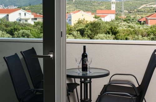 Plano Apartment | Lovely apartment for 5 people with A/C, WIFI, TV and balcony