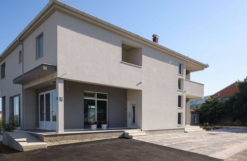 Plano Apartment | Lovely apartment for 5 people with A/C, WIFI, TV and balcony