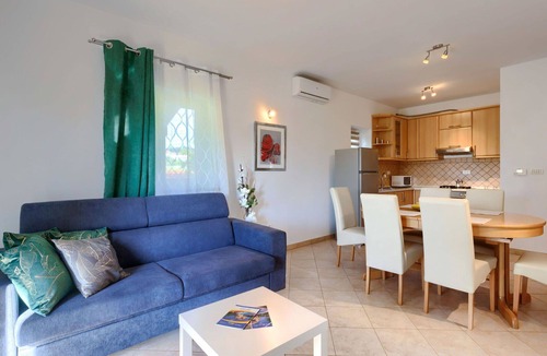 Vosteni Apartment | Lovely apartment for 6 guests with WIFI, private pool, A/C, TV, terrace and pets allowed