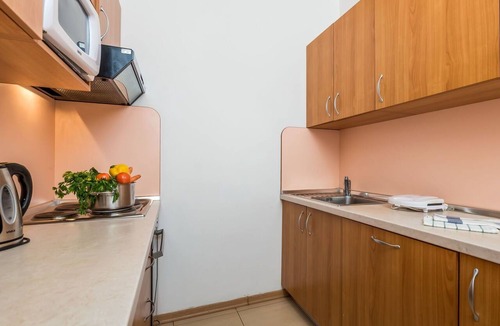 Rab Town Apartment | Lovely apartment for 6 people with A/C, WIFI, pool, TV, patio and pets allowed