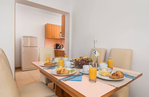Rab Town Apartment | Lovely apartment for 6 people with A/C, WIFI, pool, TV, patio and pets allowed