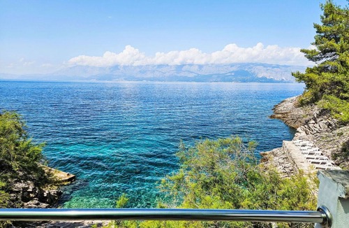 Bogomolje Apartment | Lovely apartment for 4 people with WIFI, A/C, TV and terrace