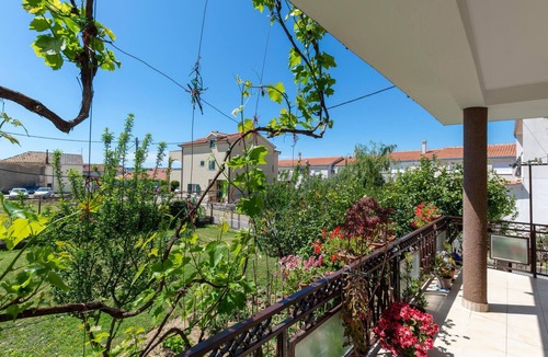 Kastel Luksic Apartment | Lovely apartment in Kastel Luksic