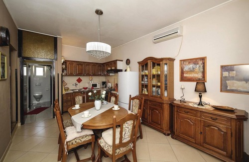 Brodarica Apartment | Lovely apartment in Brodarica with WiFi