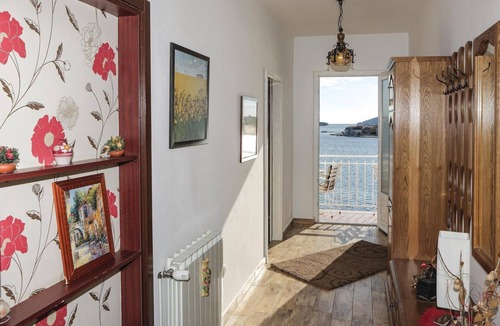 Brodarica Apartment | Lovely apartment in Brodarica with WiFi