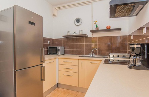 Brodarica Apartment | Lovely apartment in Brodarica with WiFi