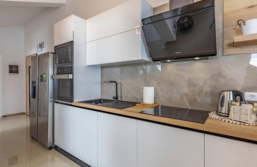 Banjole Apartment | Lovely apartment in Banjole with swimming pool