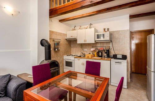Banjol Apartment | Lovely apartment in Banjol with WiFi