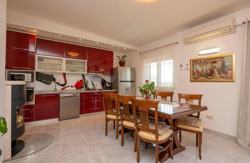 Sestanovac Apartment | Lovely apartment in Kresevo