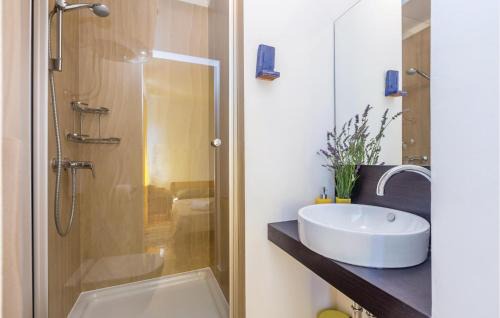 Omisalj Apartment | Lovely Apartment In Malinska With Wifi