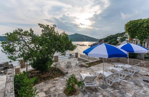 Molunat Apartment | Lovely apartment in Molunat with WiFi