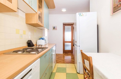 Senj Apartment | Lovely apartment in Senj with WiFi