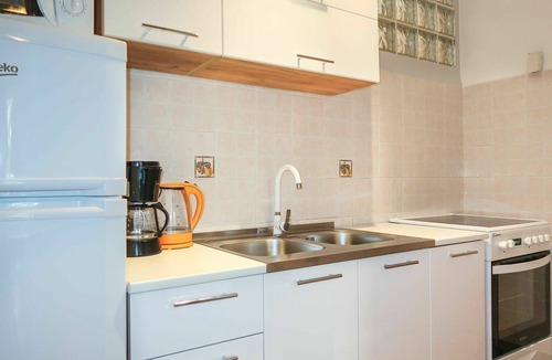 Klimno House | Lovely apartment in villa for 10 people with WIFI, TV, terrace and pets allowed