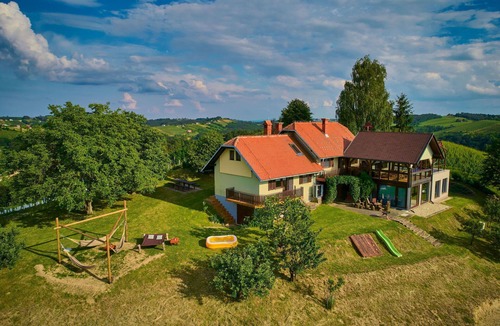 Ljutomer House | Lovely apartment in villa for 7 people with A/C, WIFI, hot tub, TV and patio