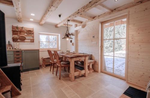 Studor Ski Chalet | Lovely Cottage in a mountain wilderness of the National Park