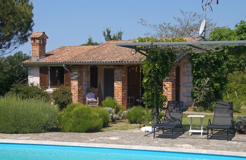 Baderna Cottage | Lovely cottage with large pool in gorgeous, landscaped garden