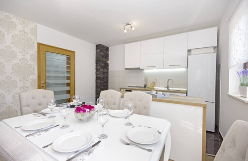 Vrlika Apartment | Lovely countryside Apartment Dolac - Valley, Vrlika in Croatia