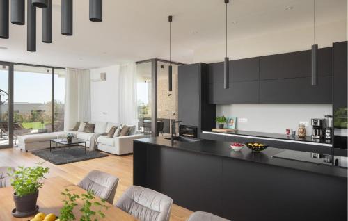 Brtonigla House | Lovely Home In Brtonigla With Sauna