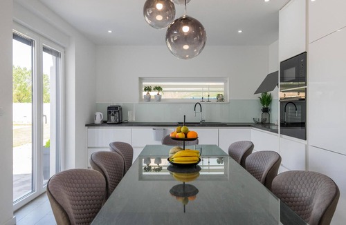 Knezovici House | Lovely home in Donji Prolozac
