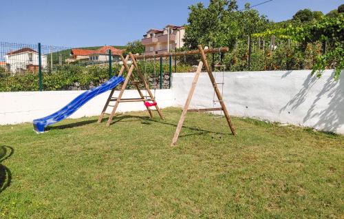 Dicmo House | Lovely Home In Dicmo Prisoje