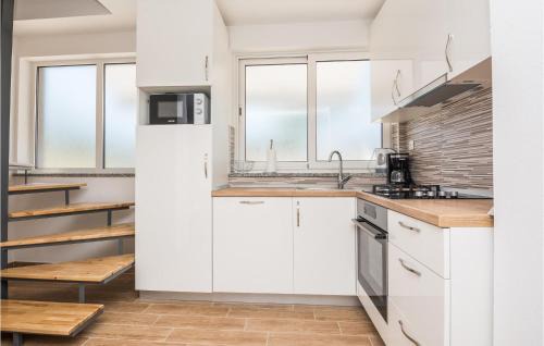 Donje Rastane House | Lovely Home In Donje Rastane